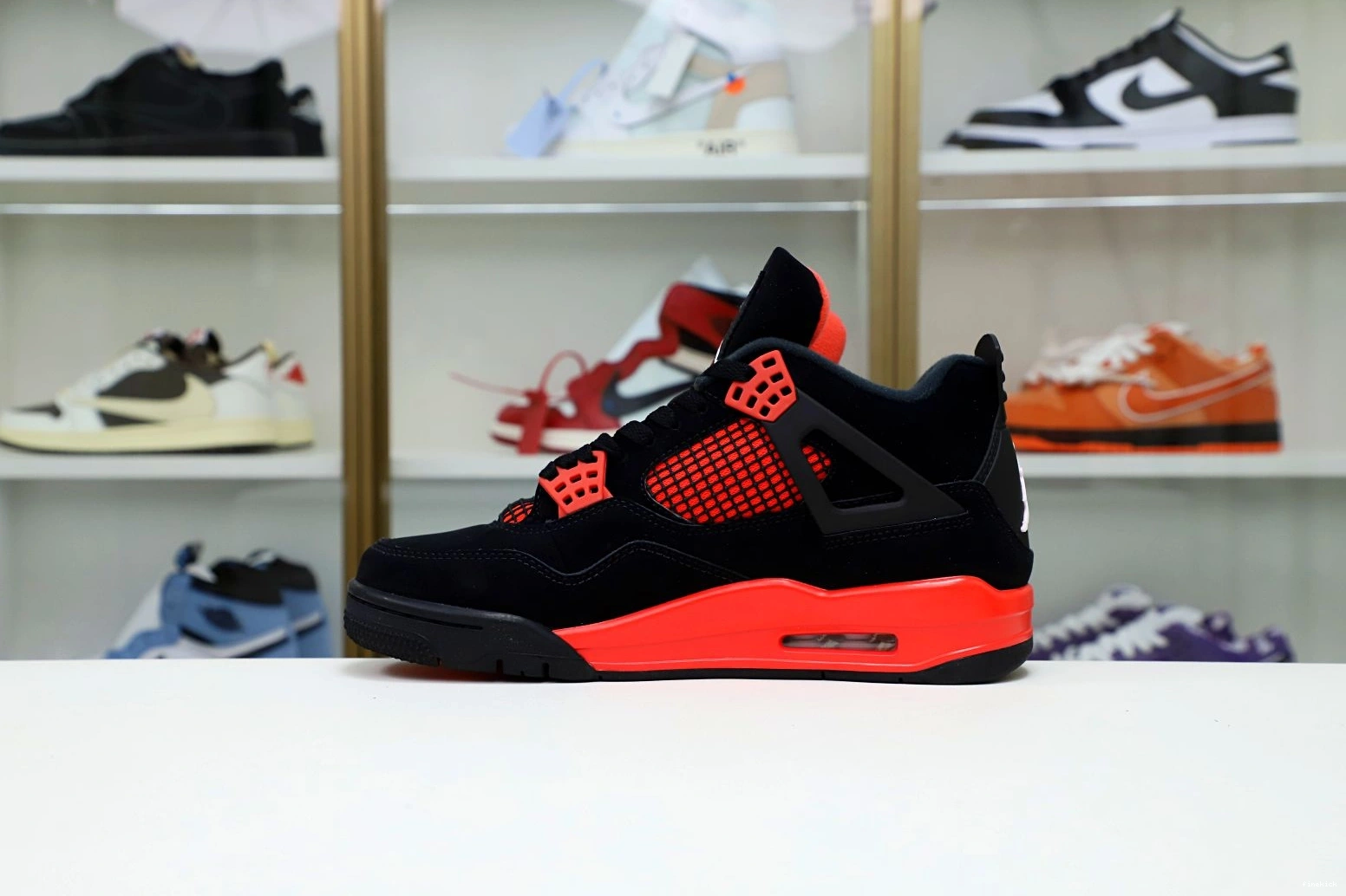 RETRO THUNDER' AIR JORDAN 4 'RED 1224